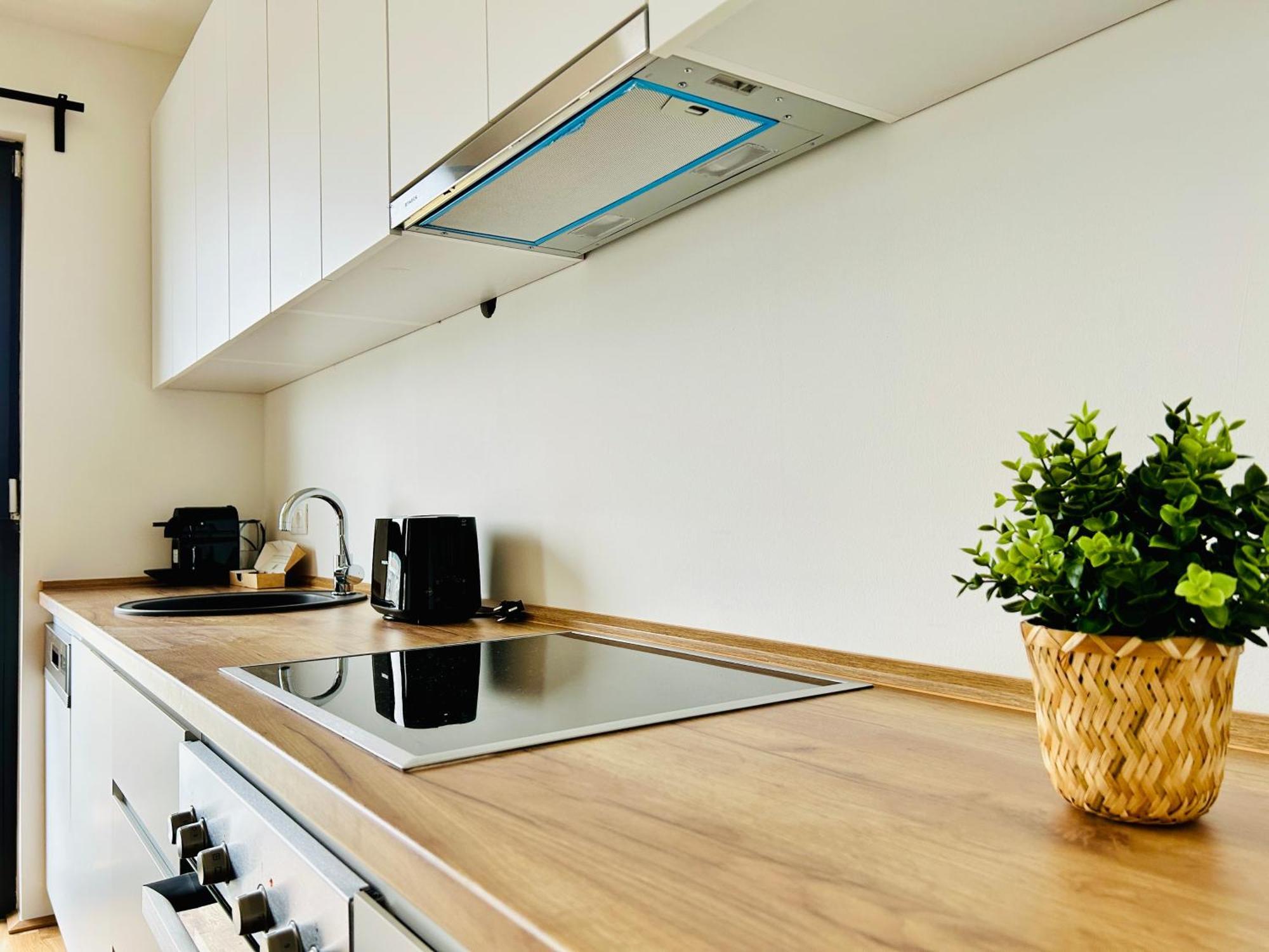 Modern Apartment With Balcony & Free Parking - Nearby Metro Wien Eksteriør billede